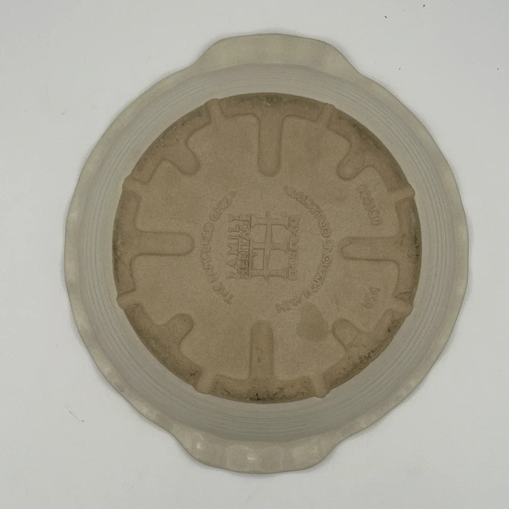 Pampered Chef Family Heritage Stoneware Scalloped Pie Plate 9